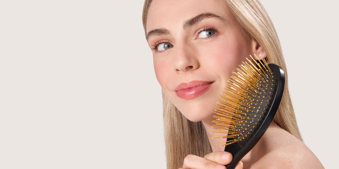 ヘアブラシ・コーム  FOX Love Heart Wooden Edition Gua Sha Hair & Scalp Brush: Love Heart Wooden Edition – Snow