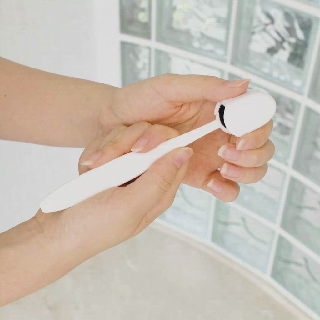 Instant Cloud Skin Make Up Brush
